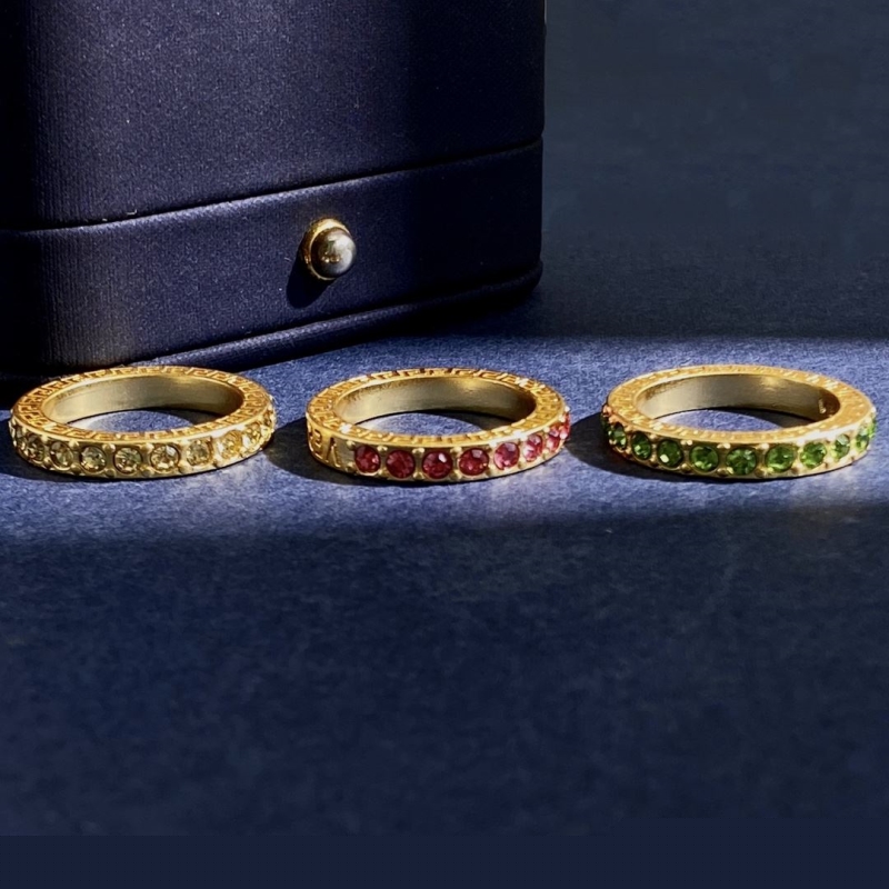 VERSACE